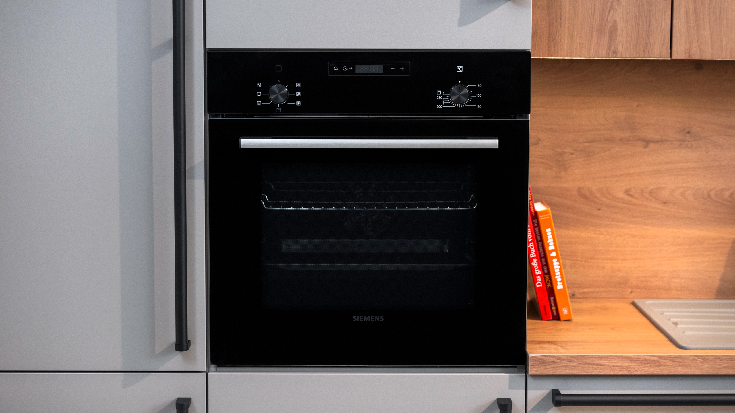 Trendige Küchenzeile "Mattea Colour" von Wert Küche