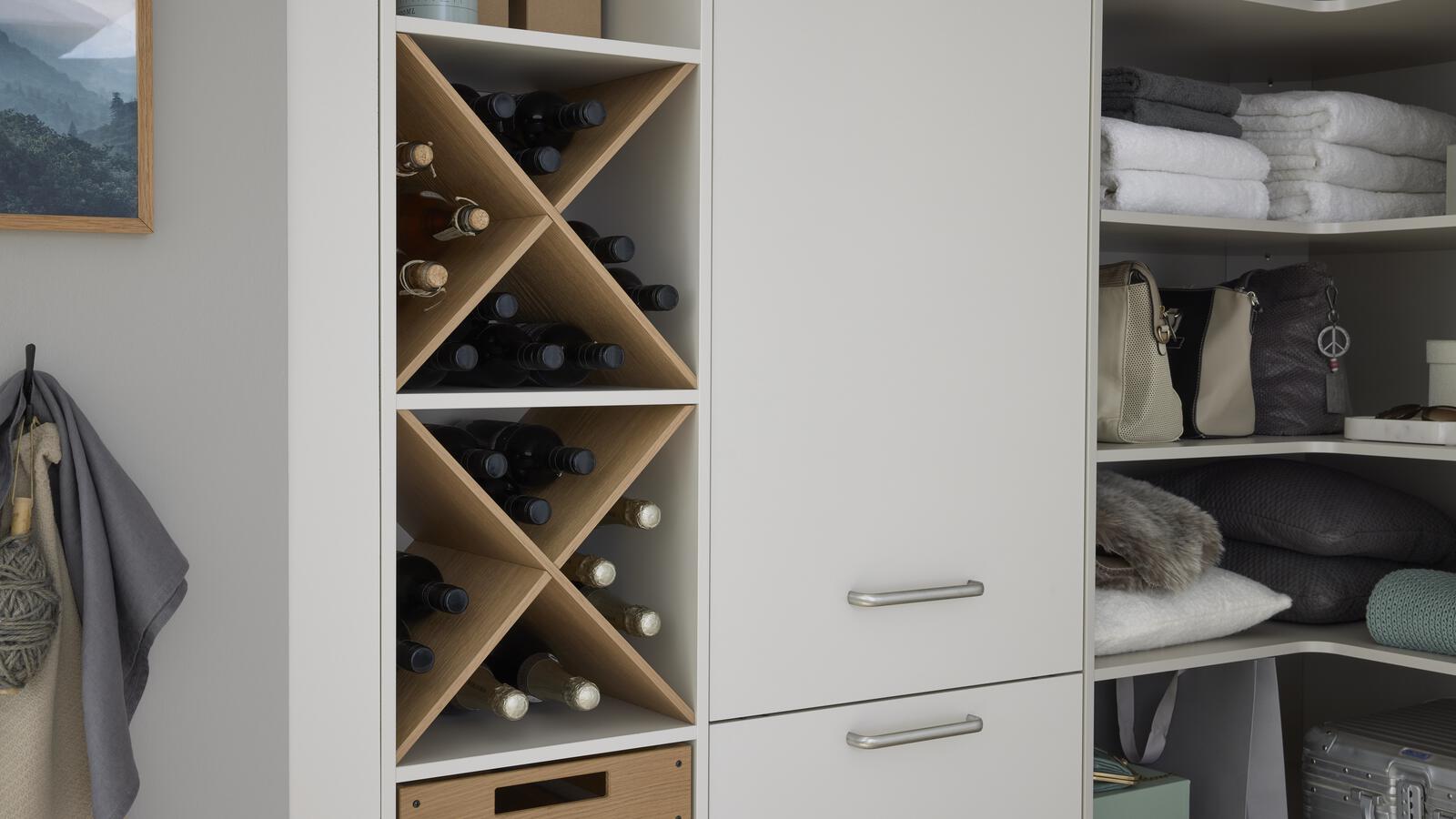 Moderner Hauswirtschaftsraum "Nora" in L-Form von Wert Küche