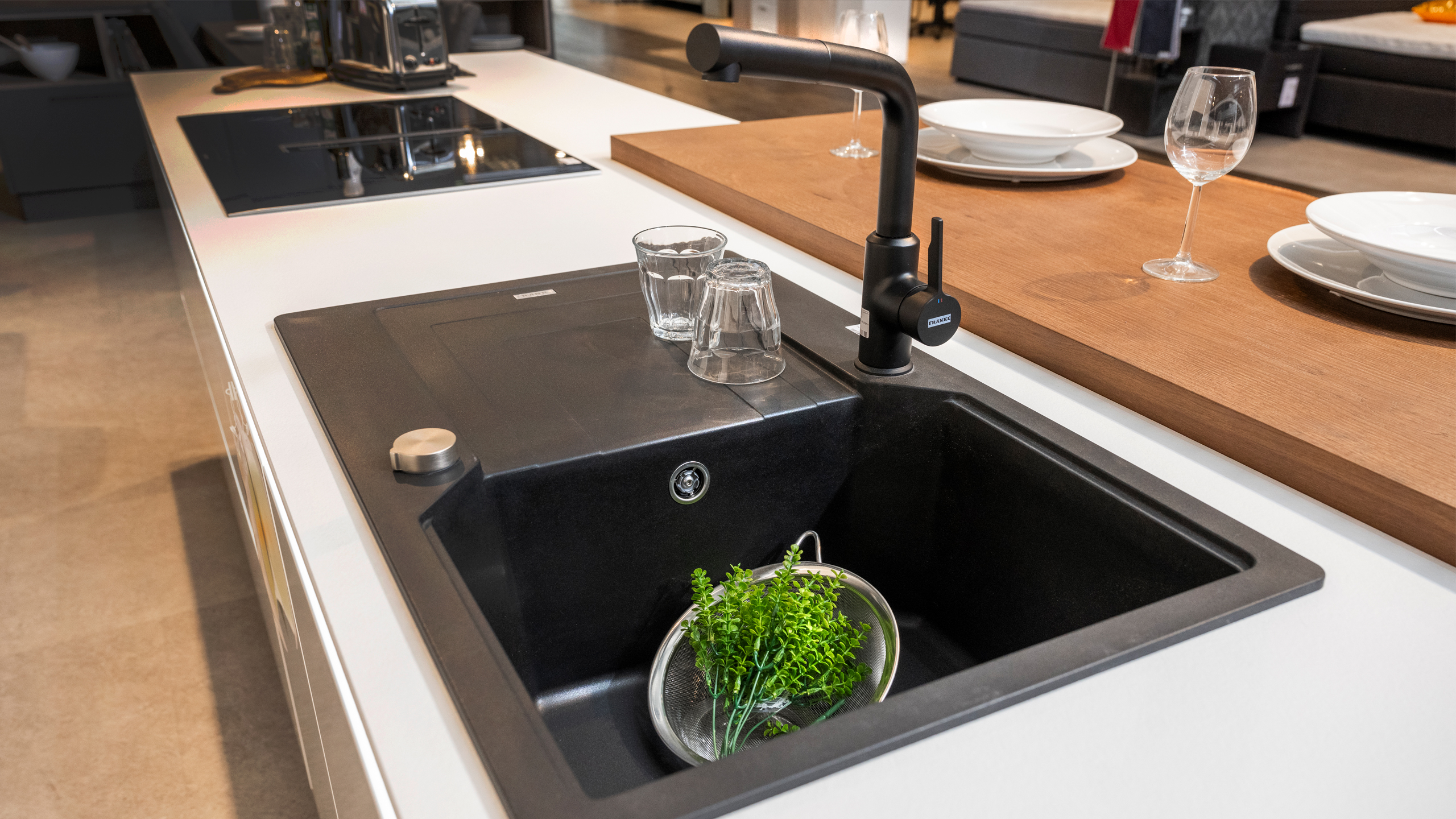 Helle Design Küche mit Insel "IL 3610" von Interliving