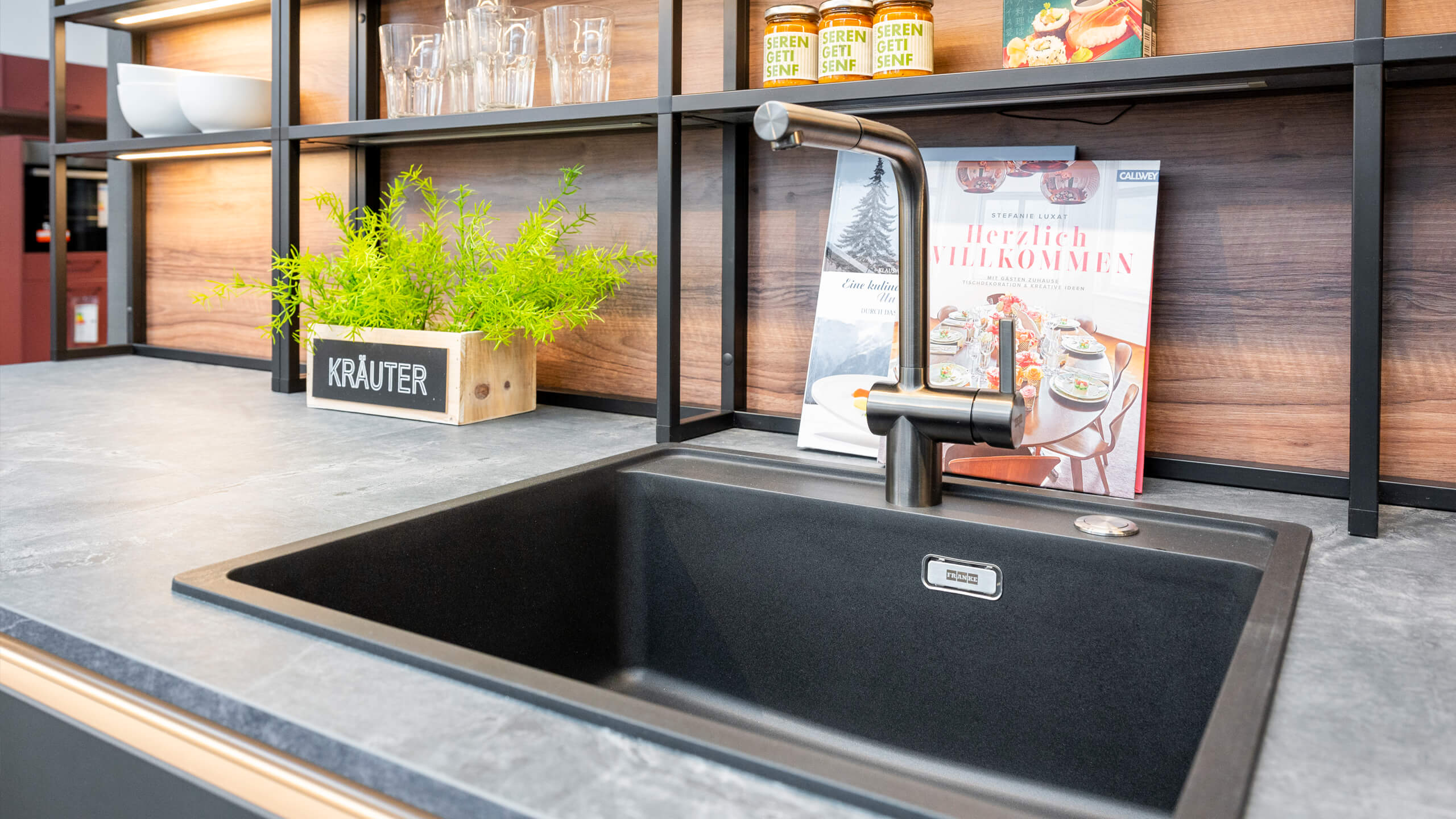 Familienküche "Sina" im Industrielook von Wert Küche