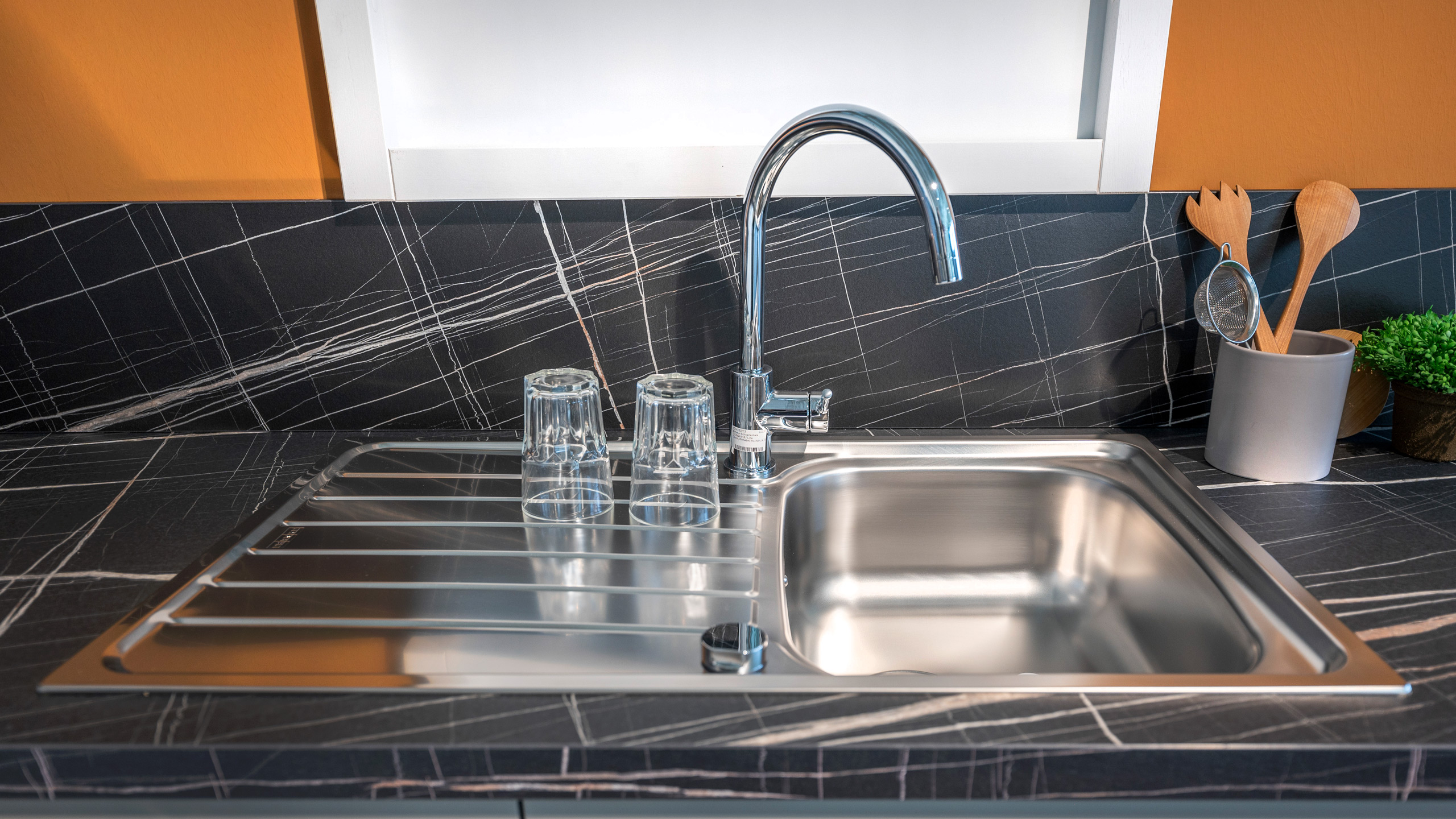 Trendige L-Küche "Matera" von Wert Küche 