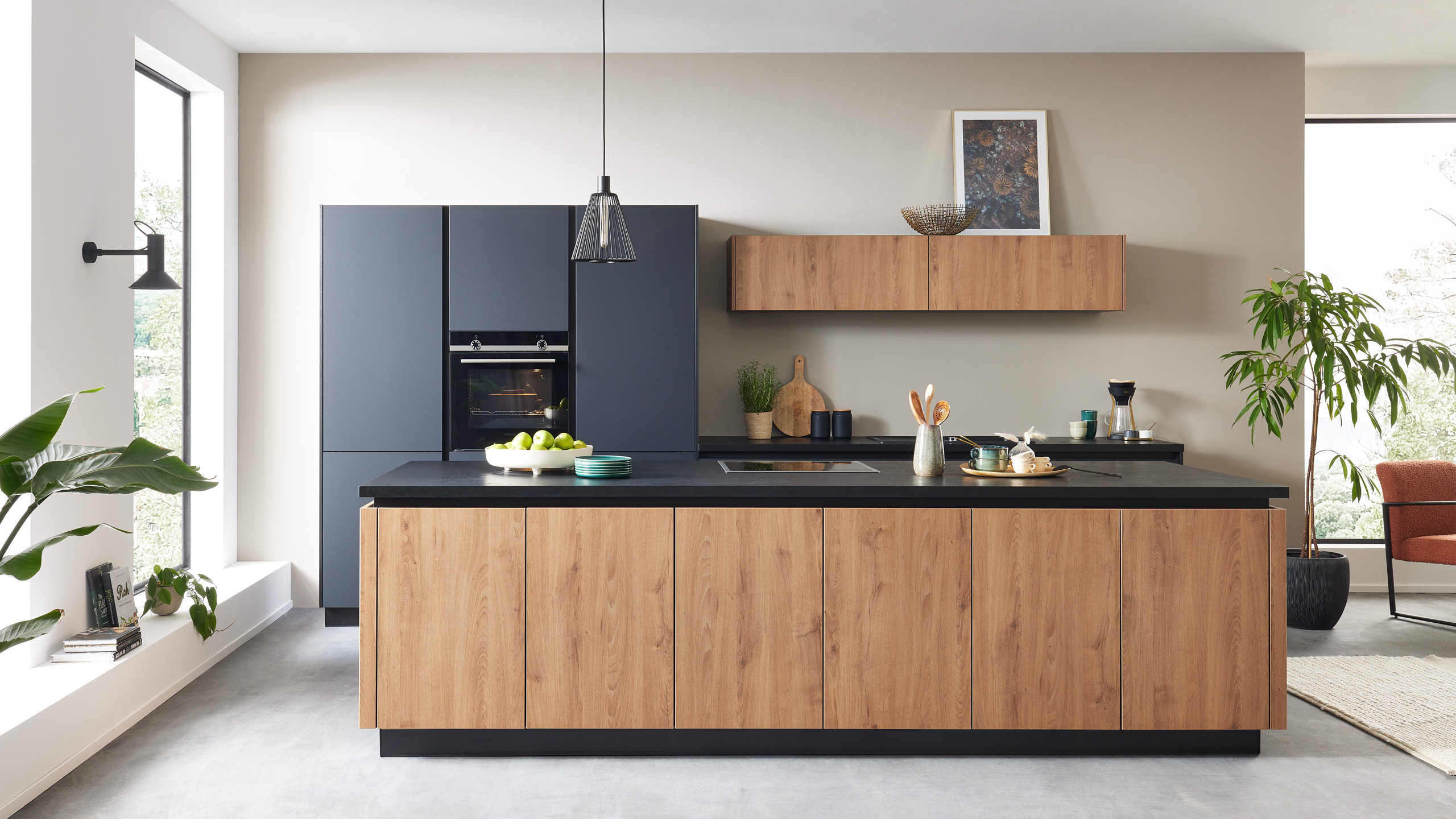 Grifflose Designküche "Matea" mit Insel von Wert Küche
