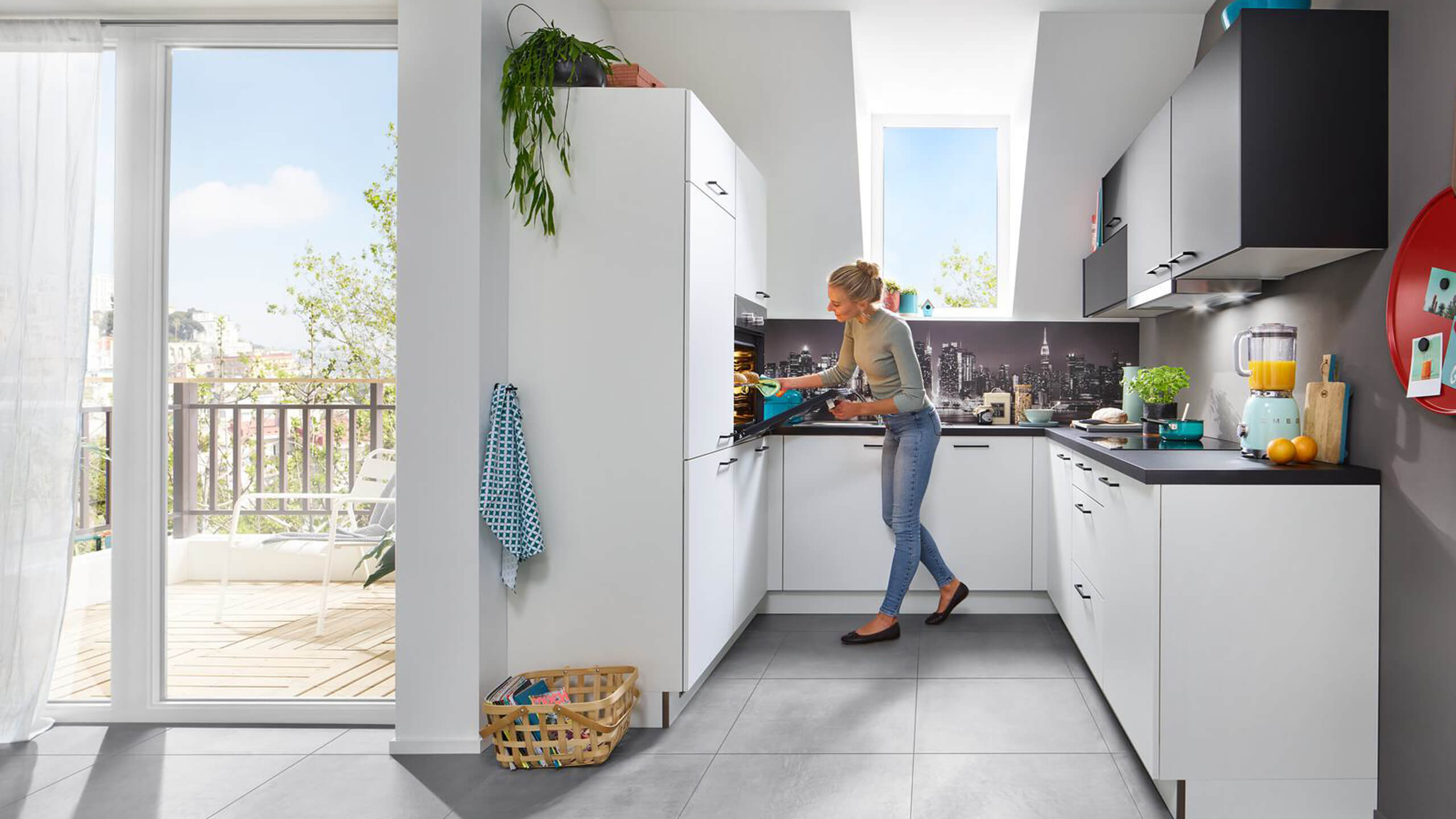 Moderne Familienküche "Clean" in U-Form von Express