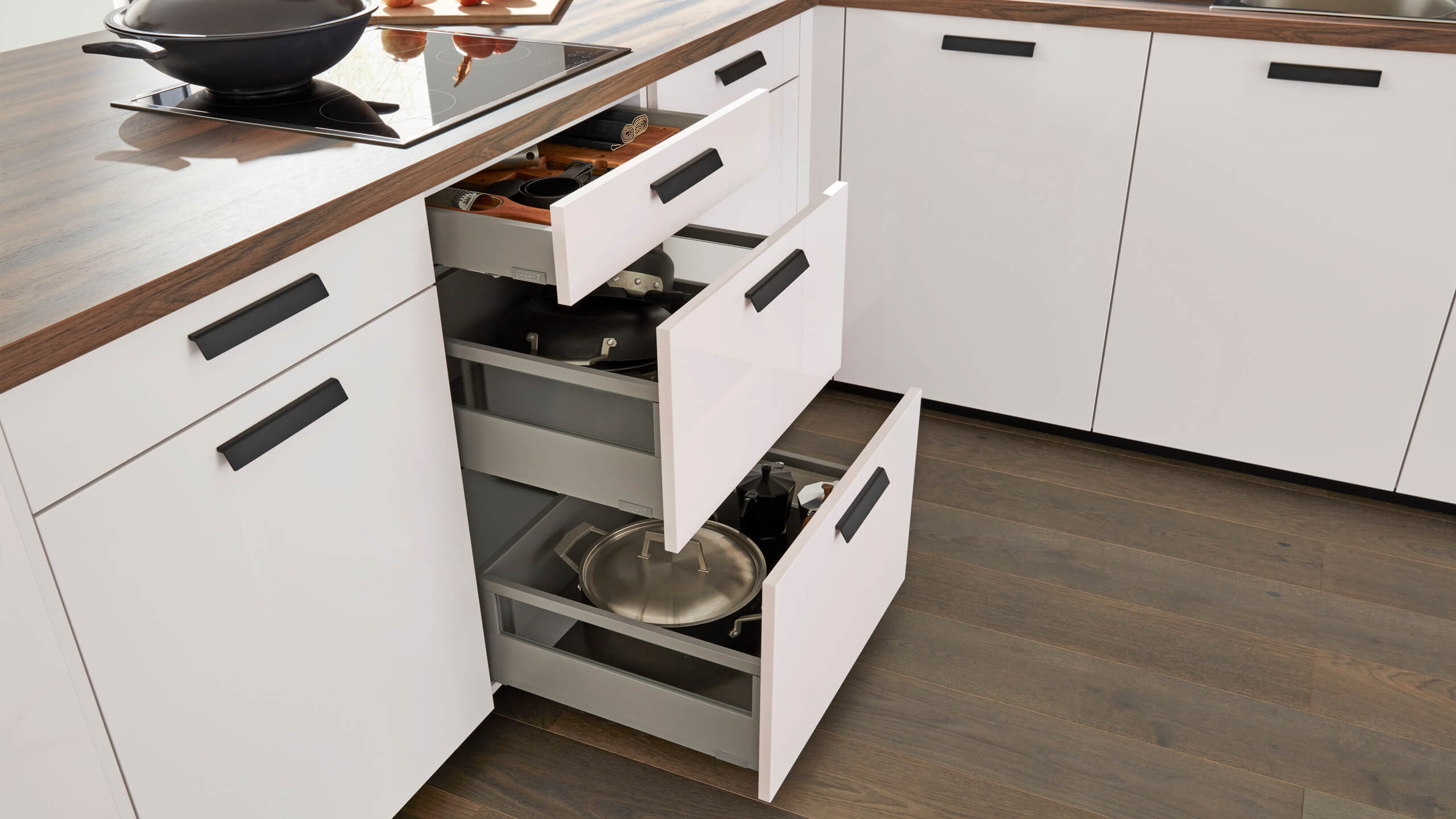 Moderne Familienküche Ulrike in L-Form von Wert Küche